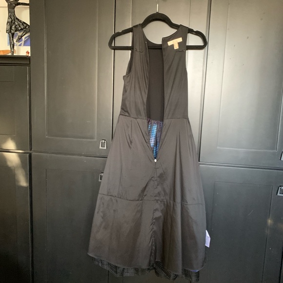 Elegant Black and Multicolor Midi Dress - Picture 14 of 16